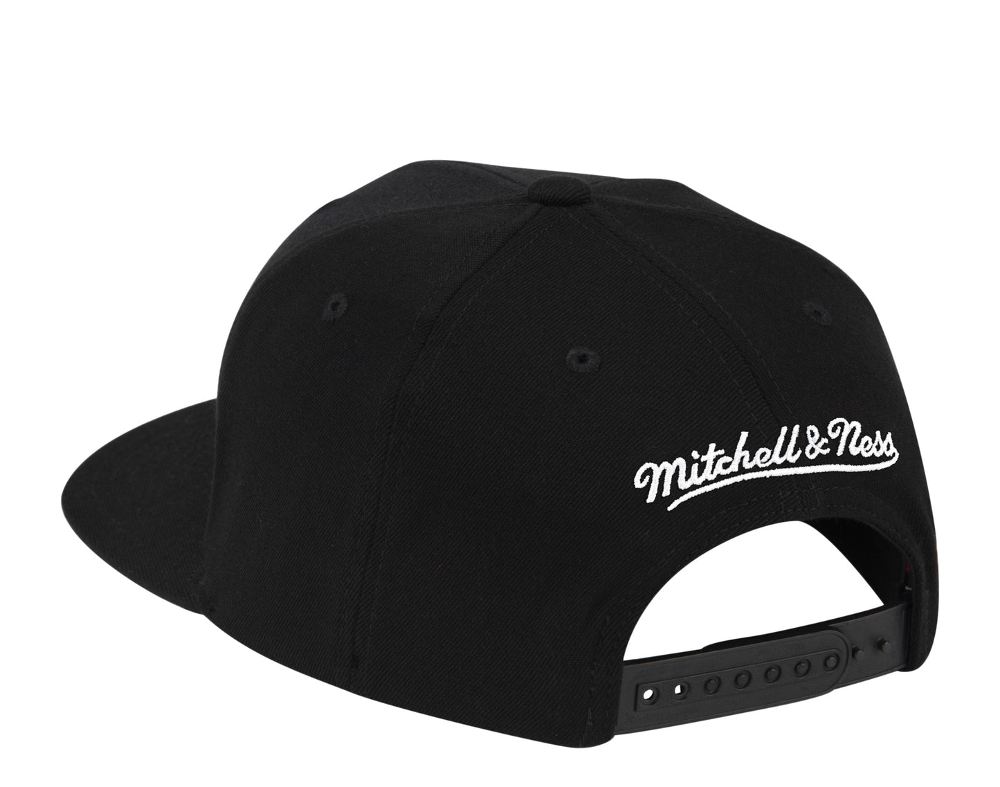 Mitchell & Ness Blackout Pop Chicago Bulls Snapback Hat