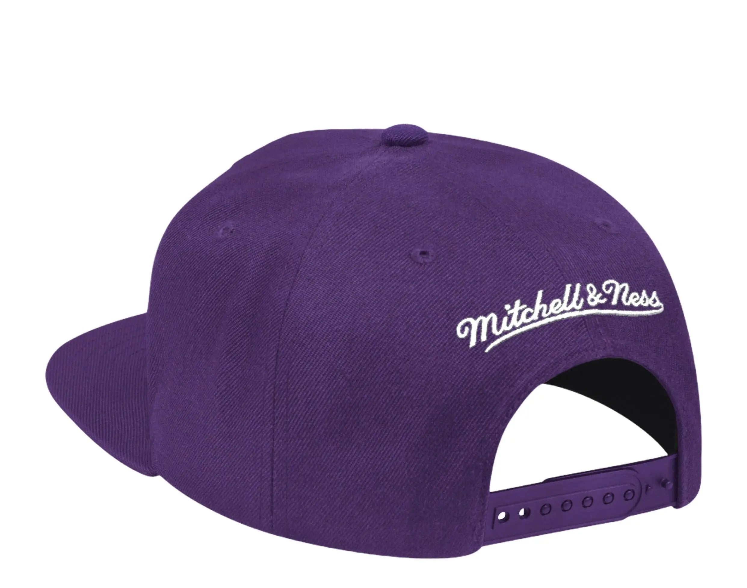 Mitchell & Ness NBA Los Angeles Lakers HWC 1987 Finals Patch Snapback Hat.