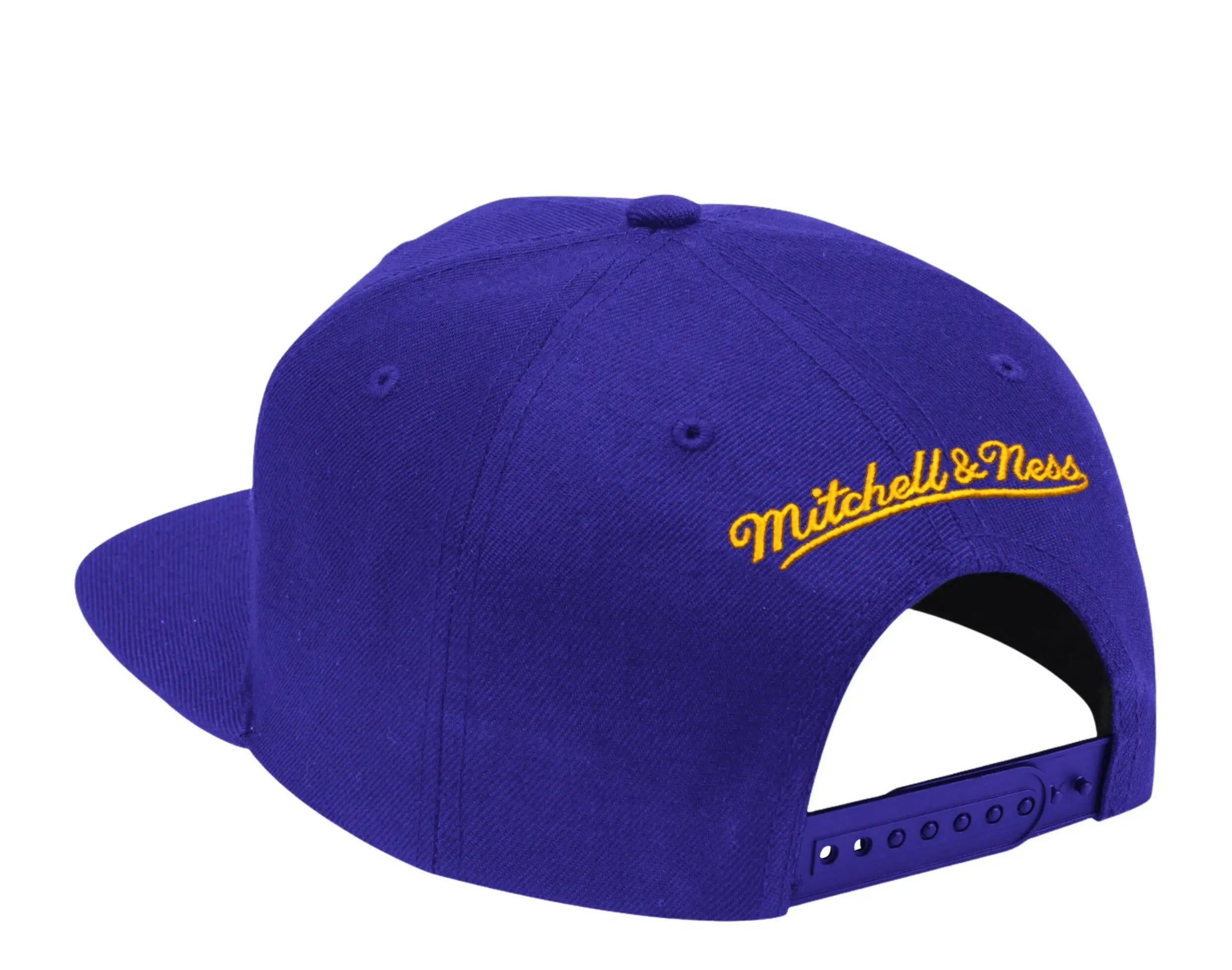 Mitchell & Ness NBA Los Angeles Lakers HWC Team Ground Snapback Hat.