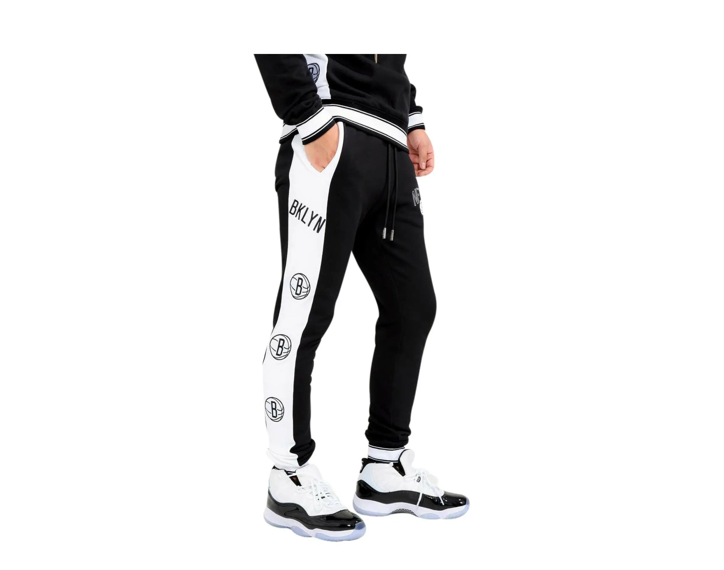 Pro Standard Scrimmage Brooklyn Nets Men's Jogger Pants.