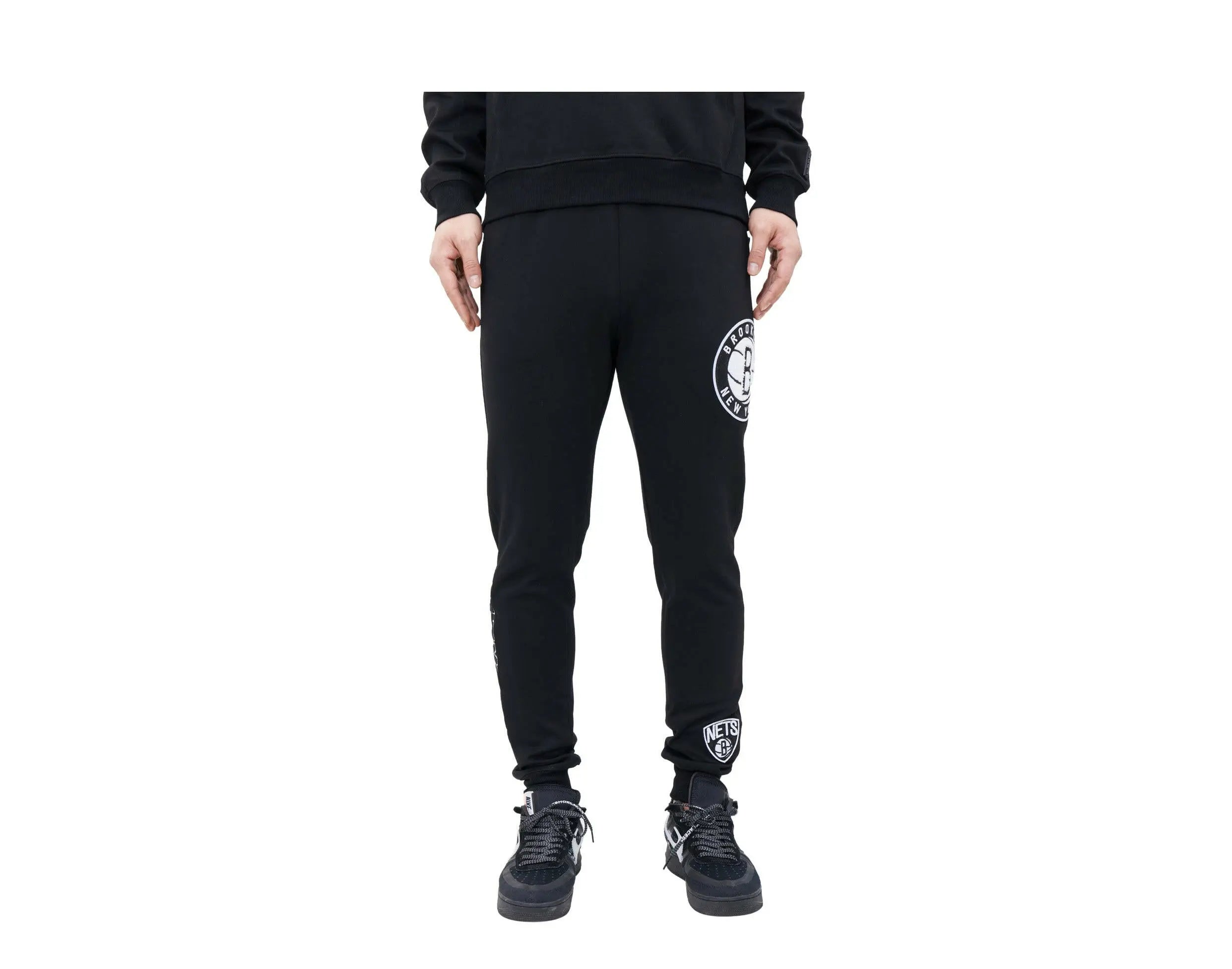 Pro Standard NBA Brooklyn Nets Logo Blended Joggers Men's Pants.
