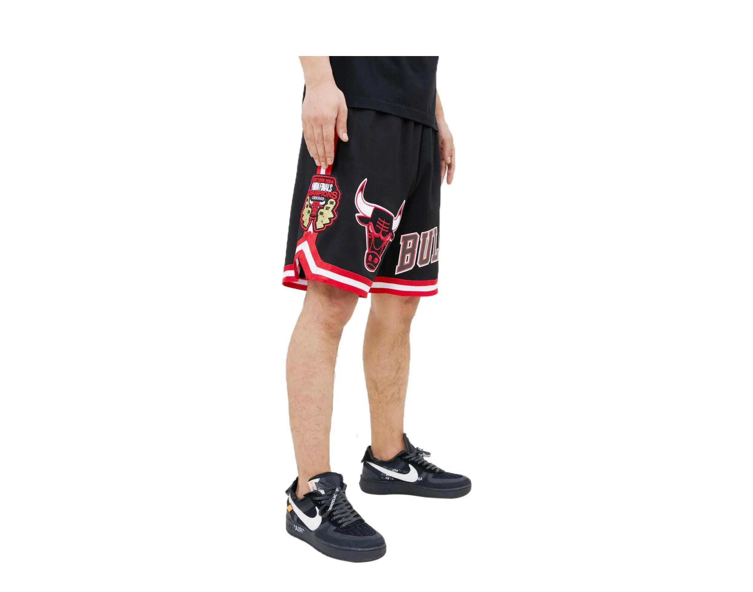 Pro Standard NBA Chicago Bulls Pro Team Men's Shorts.