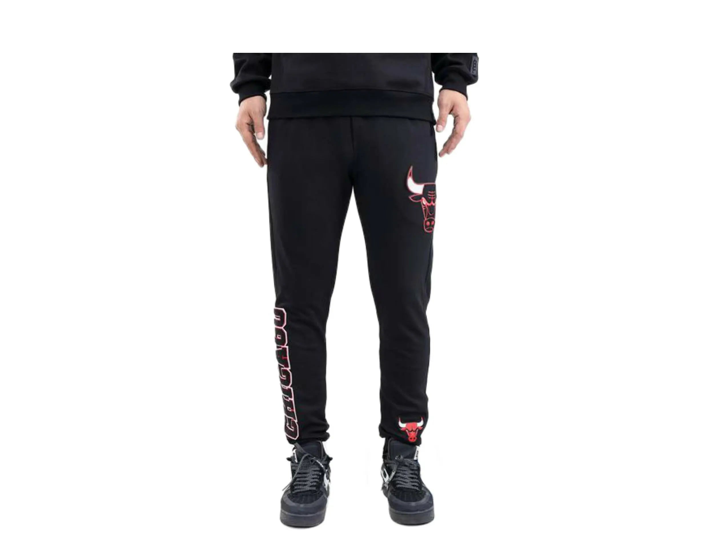 Pro Standard NBA Chicago Bulls Logo Blended Joggers Men's Pants.