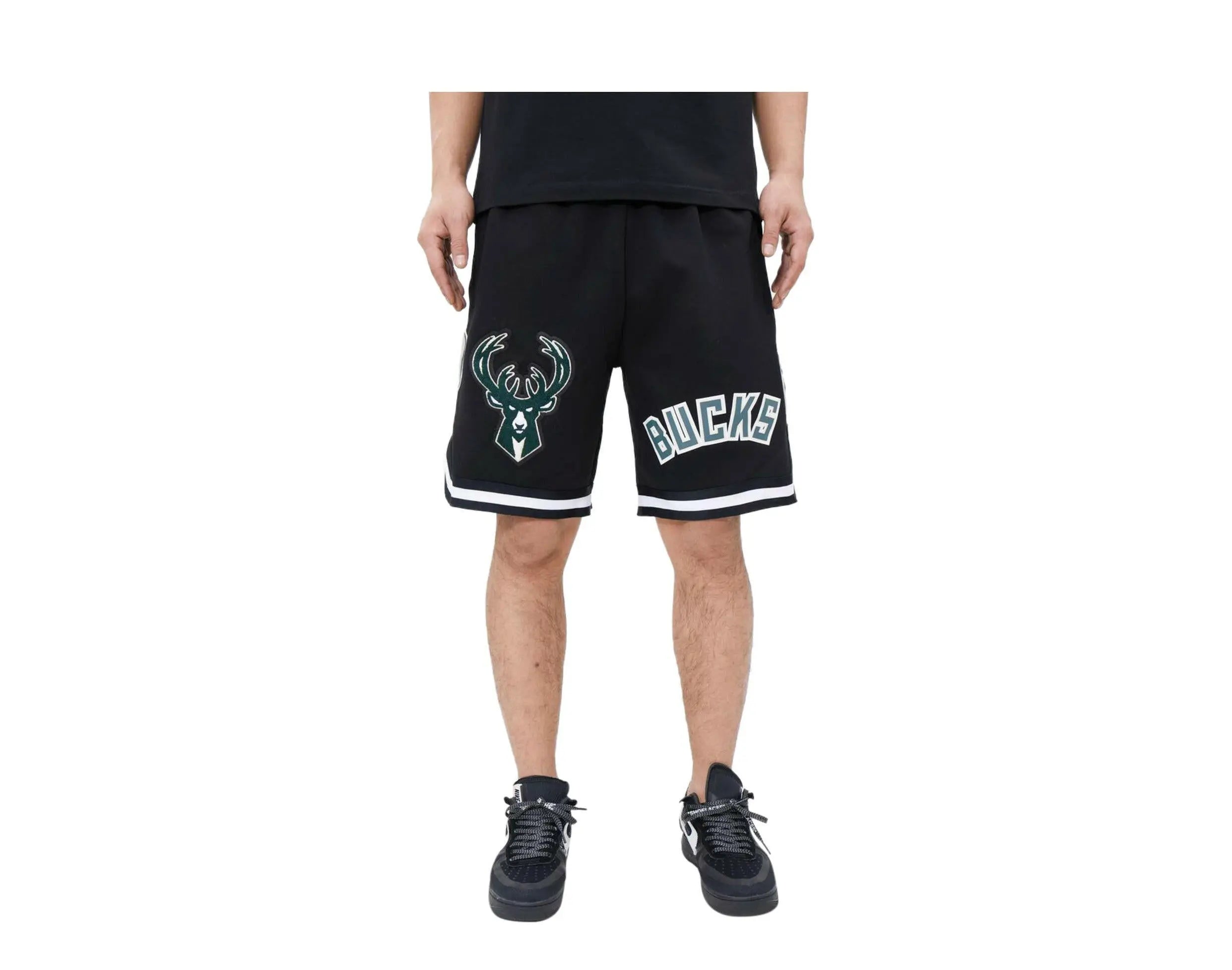 Pro Standard NBA Milwaukee Bucks Pro Team Men's Shorts.