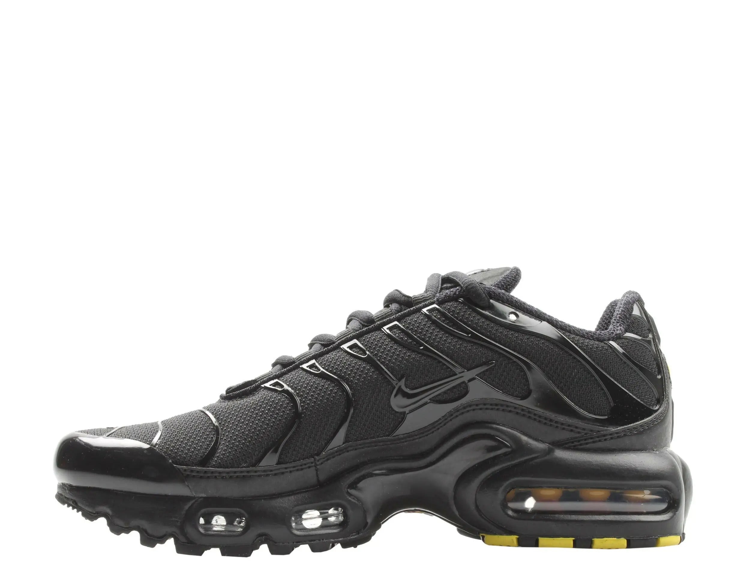 Nike Air Max Plus (GS) Big Kids Running Shoes.