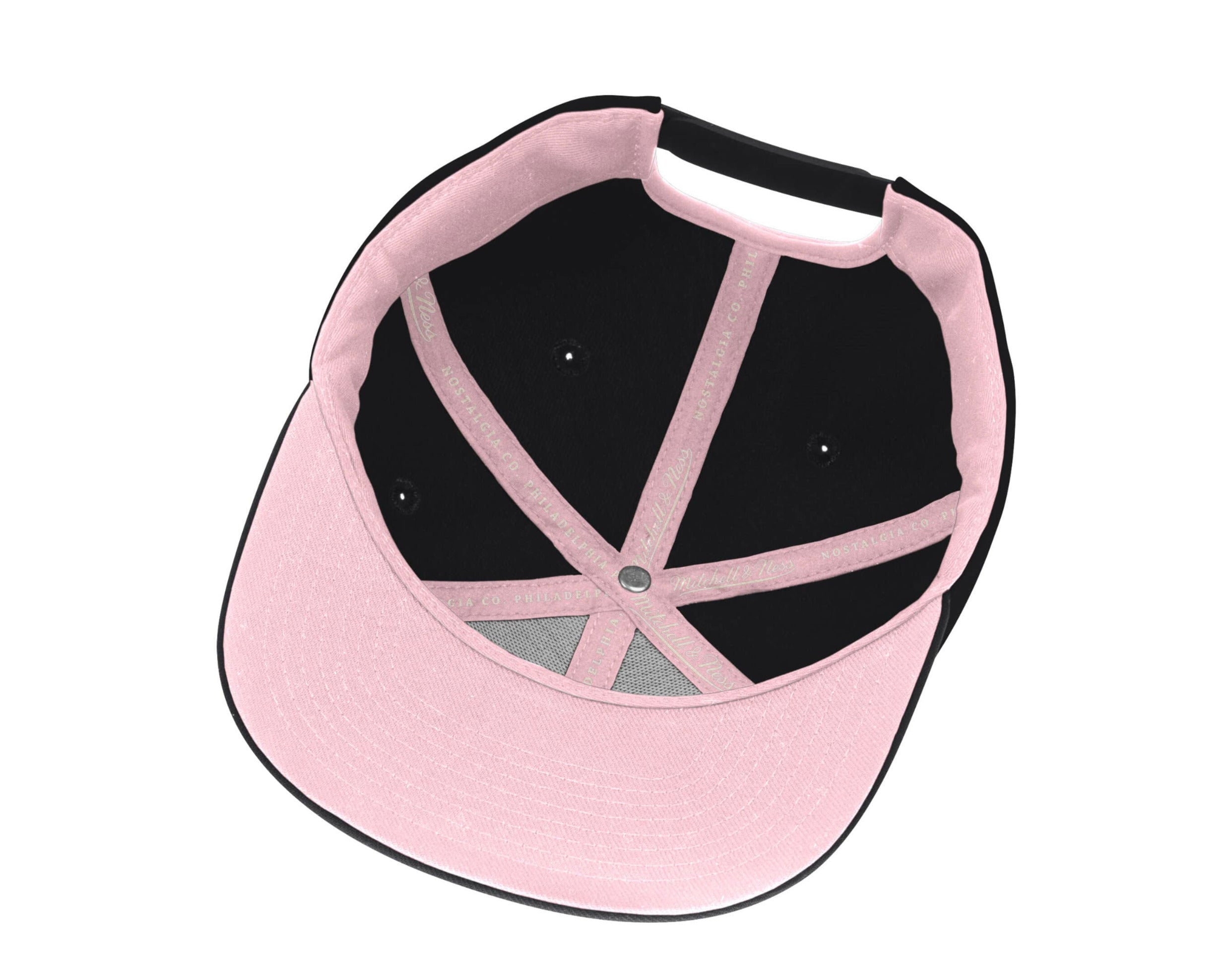 Chicago Bulls Pink Outline, Pink Bandana Under Brim (Black) Snapback – Cap  World: Embroidery