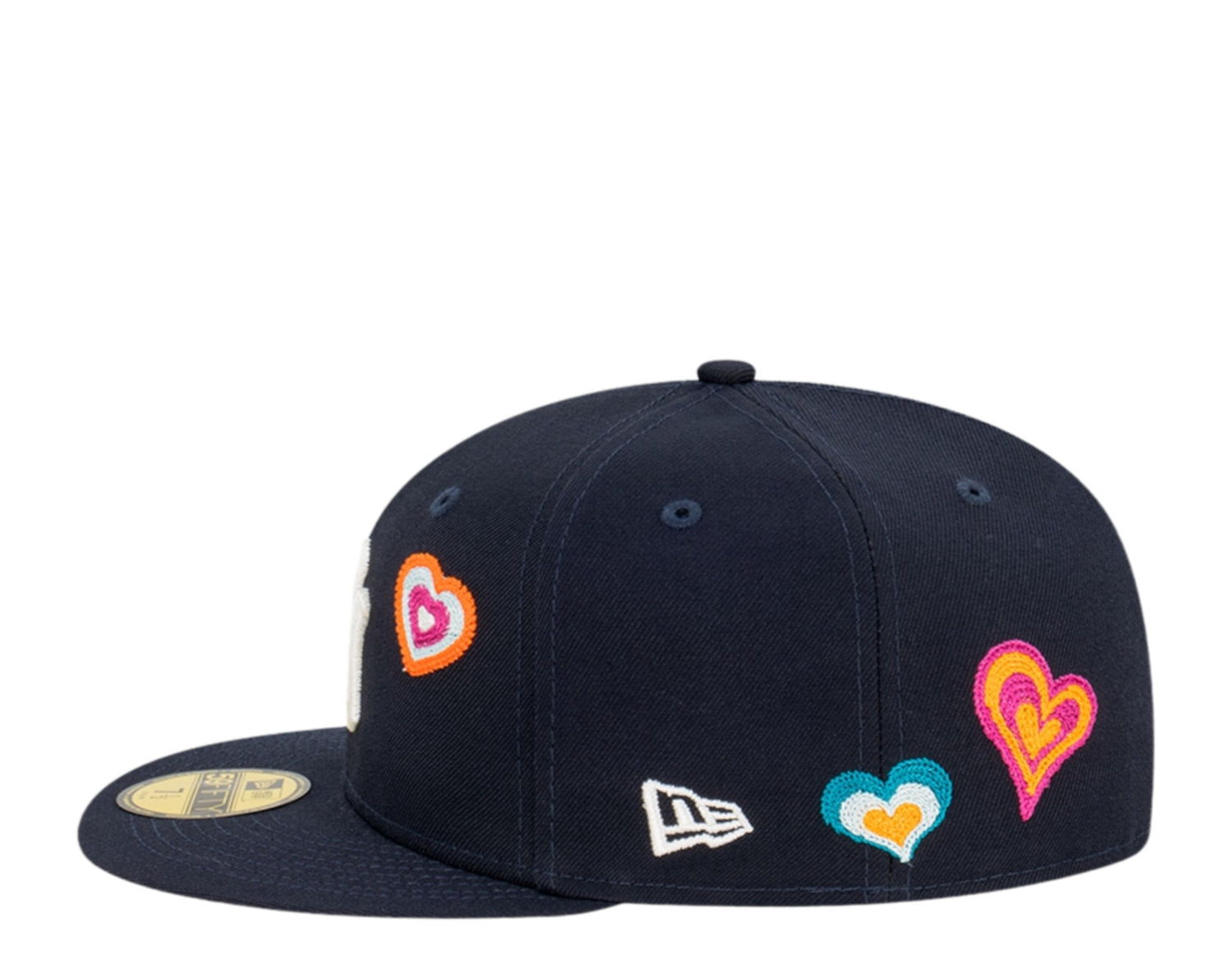 New Era 59Fifty MLB New York Yankees Chain Stitch Heart Fitted Hat W/ Pink Undervisor
