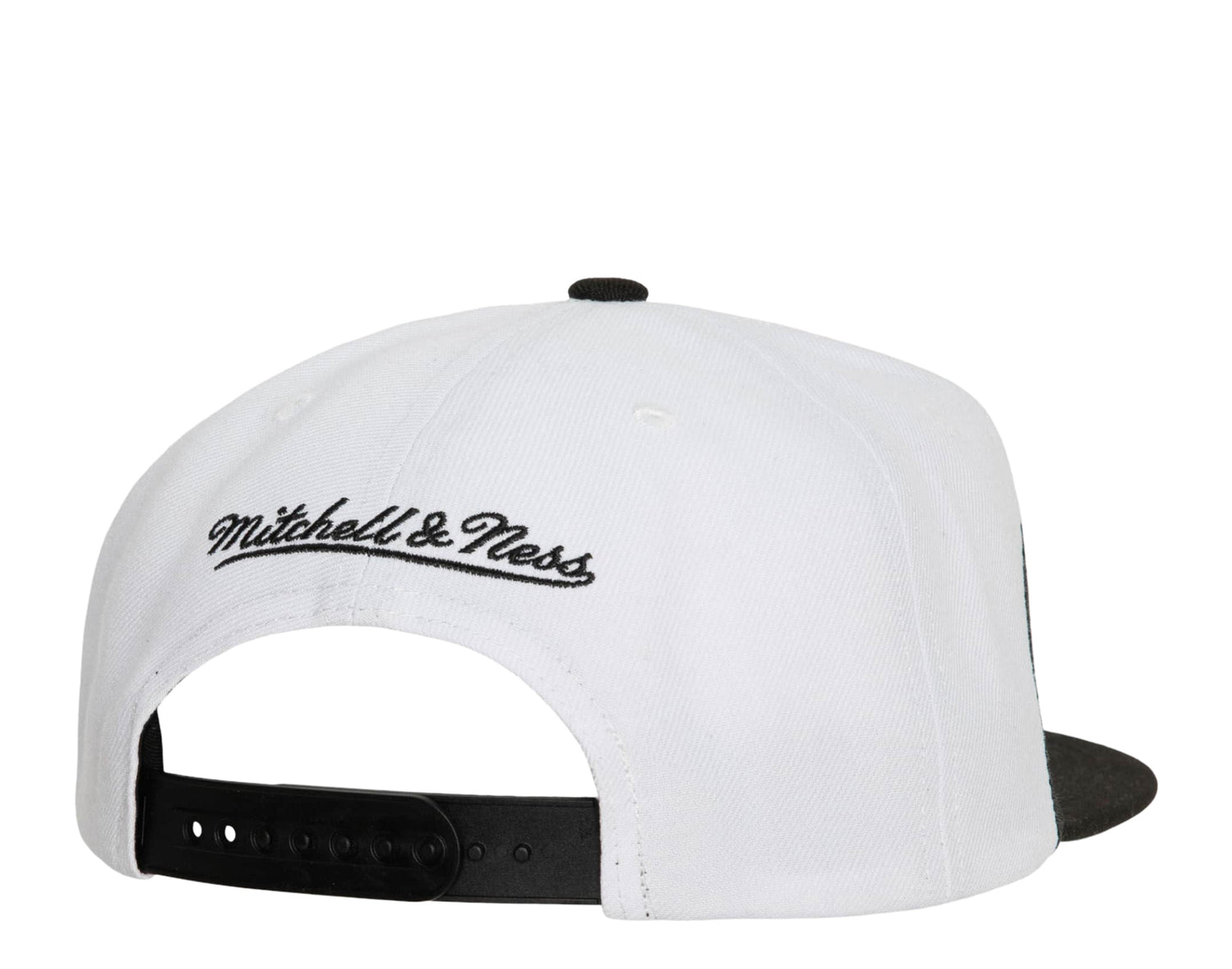 Mitchell & Ness NHL Chicago Blackhawks Vintage Sharktooth Snapback Hat