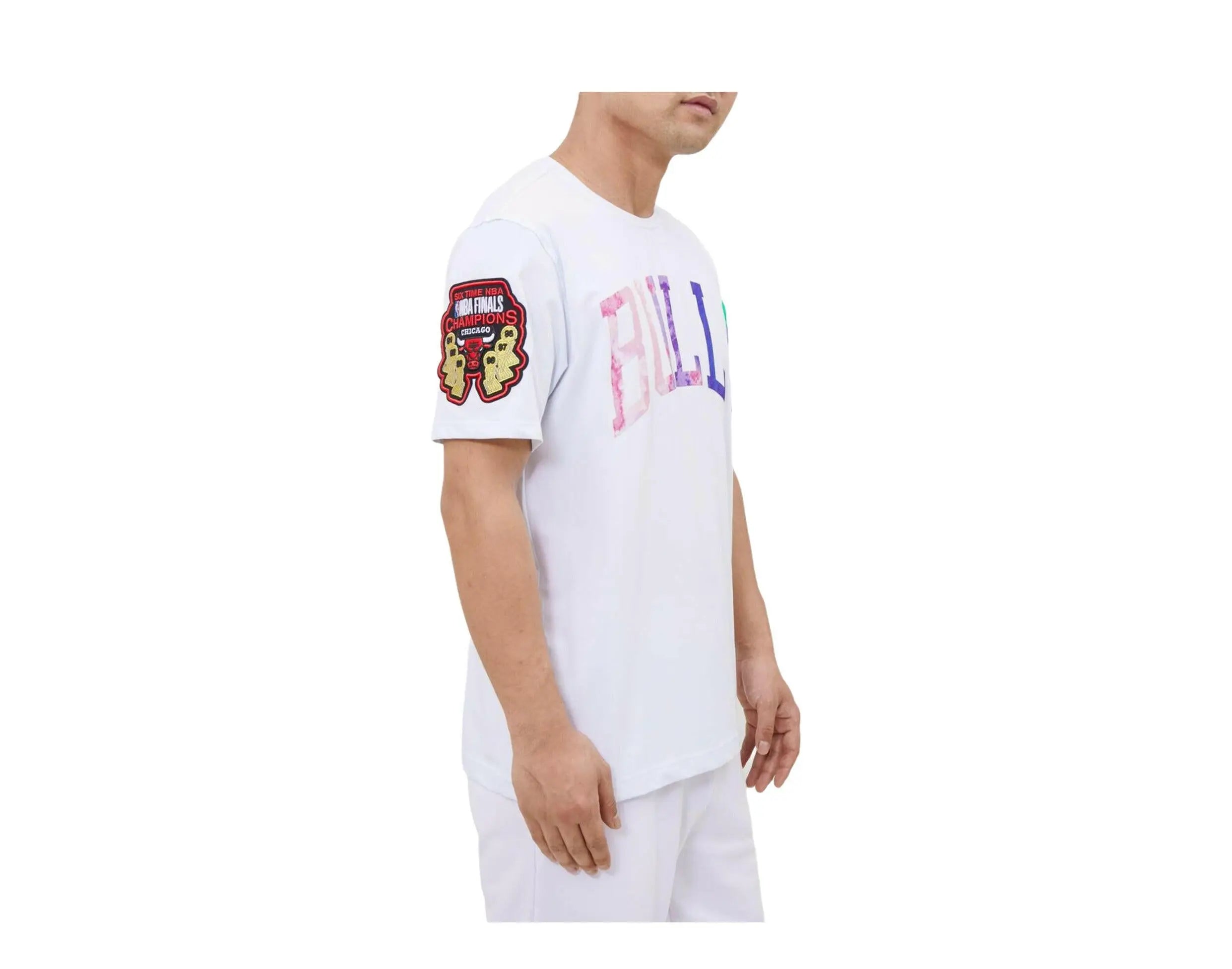 Pro Standard NBA Chicago Bulls Pro Team Pink Dye Men's Shirt.