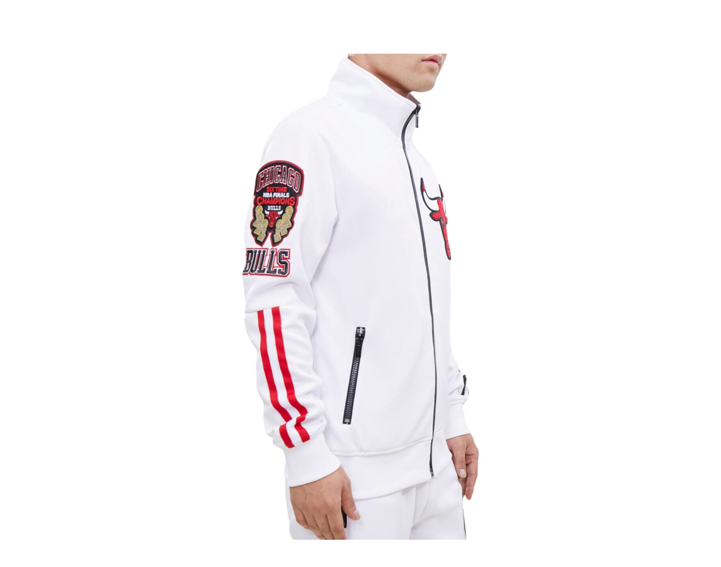 海外 2/2 発売】OFF-WHITE × Chicago Bulls “Varsity jacket” (オフ