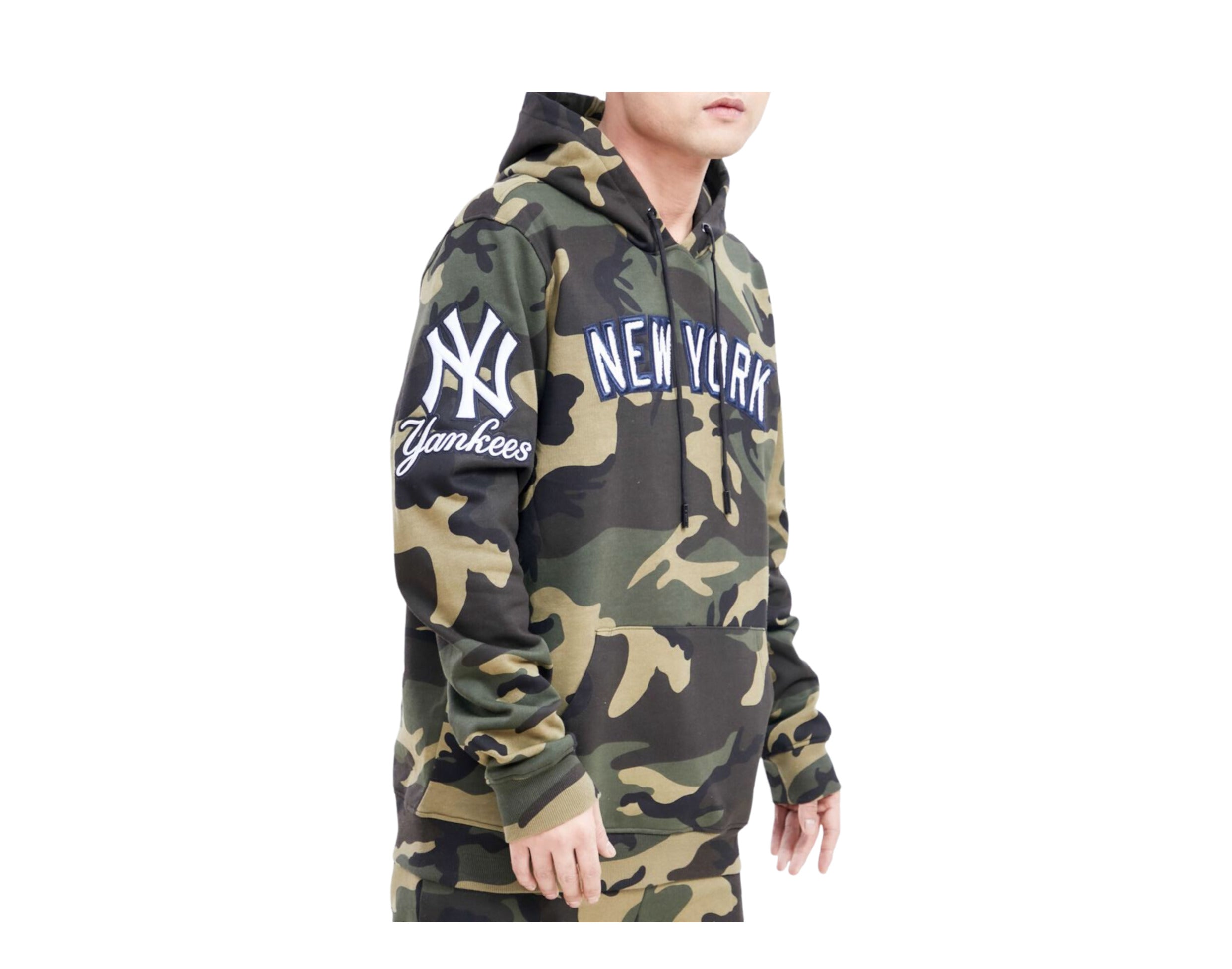 NEW YORK YANKEES STACKED LOGO SHORT CAMO (CAMO) – Pro Standard